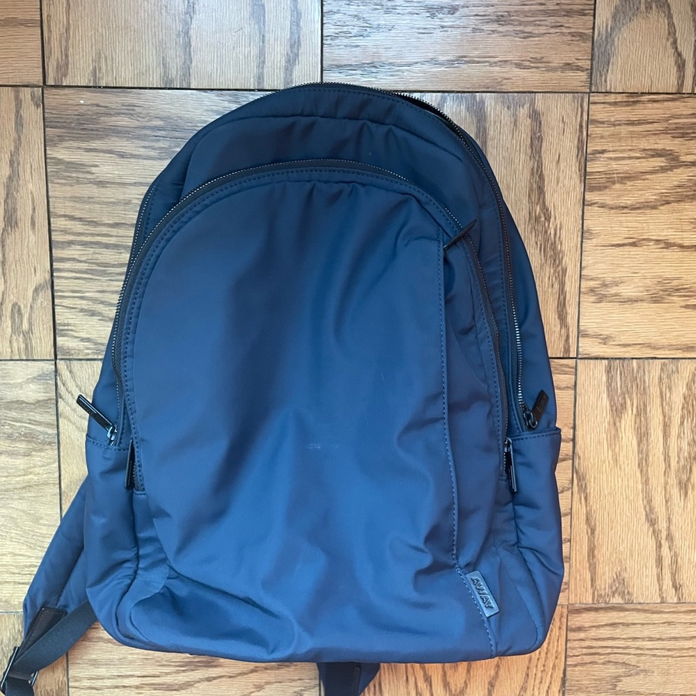 AWAY 26L classic backpack - NAVY